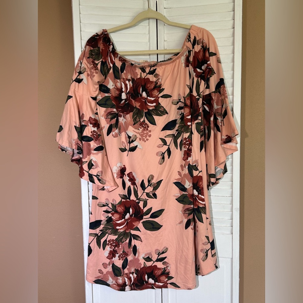 Sweet Pea Maternity size Medium beautiful soft floral dress on or off shoulder